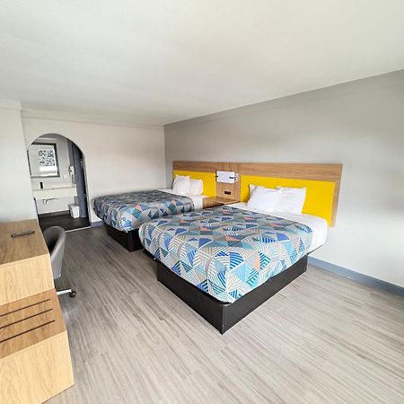 Days Inn By Wyndham Gonzales Exterior foto