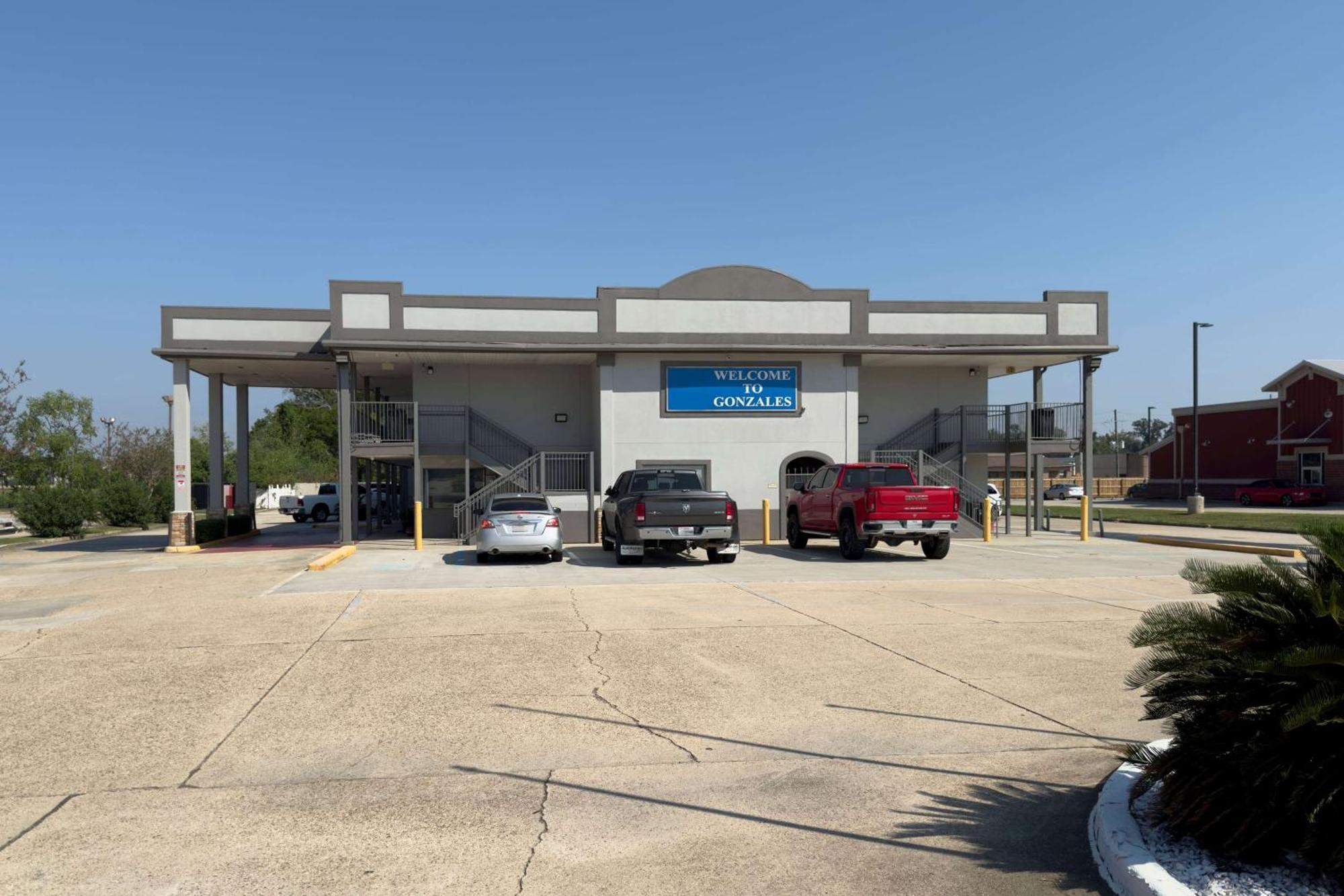 Days Inn By Wyndham Gonzales Exterior foto